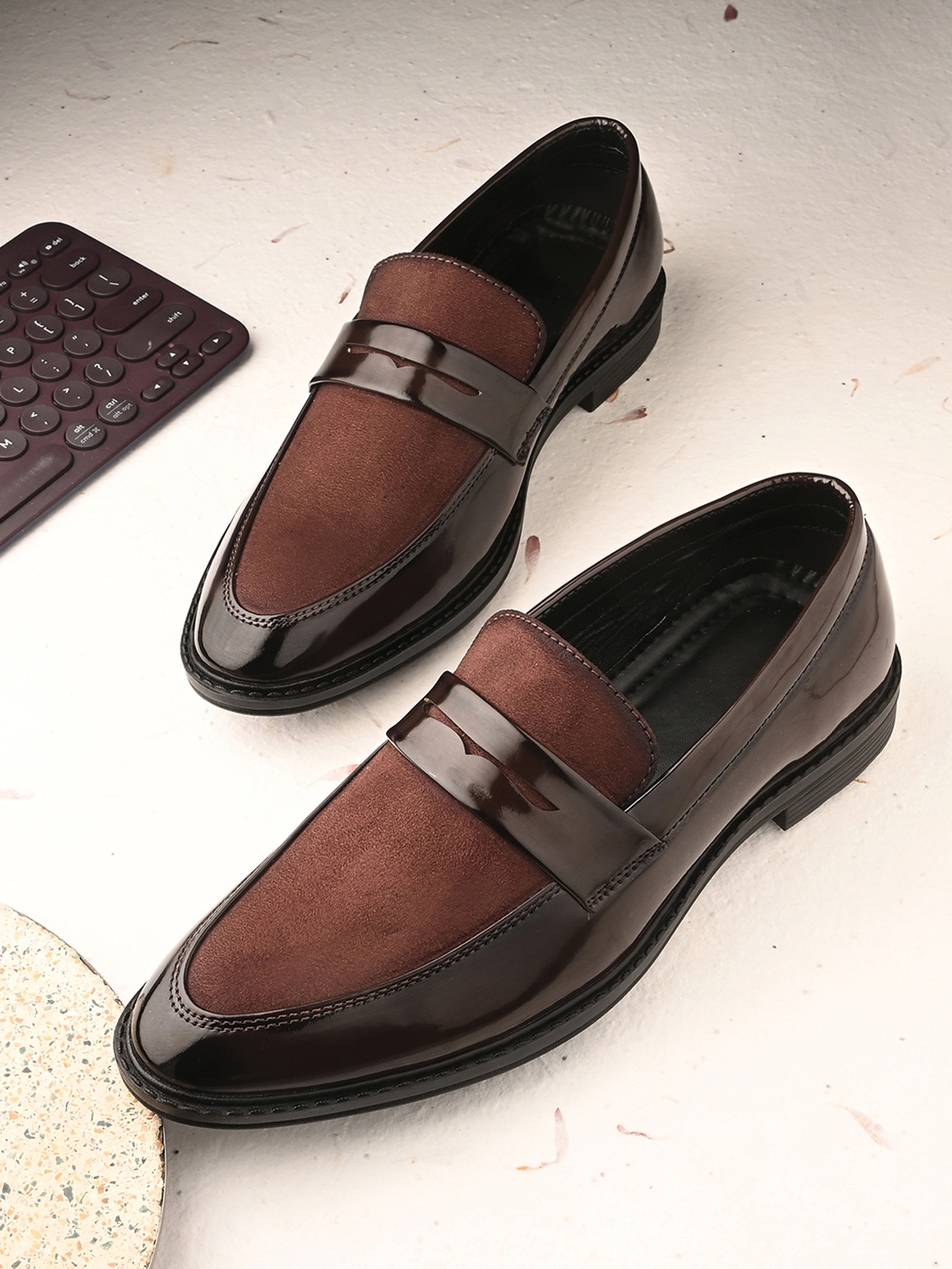 

HERE&NOW Men Round Toe Formal Slip On Shoes, Brown