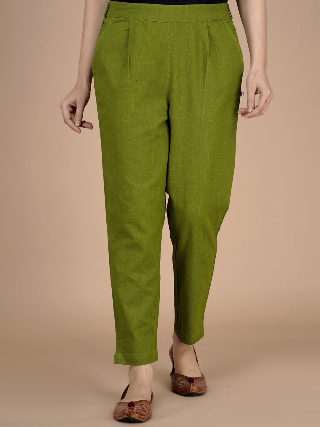 

ANEKYA Women Pleated Trousers, Green