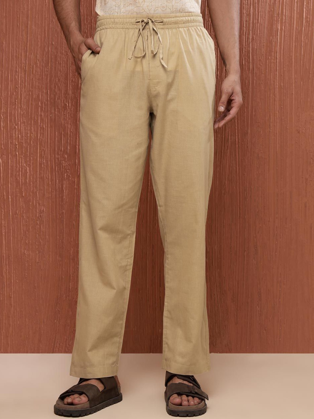 

Fabindia Men Pleated Trousers, Beige