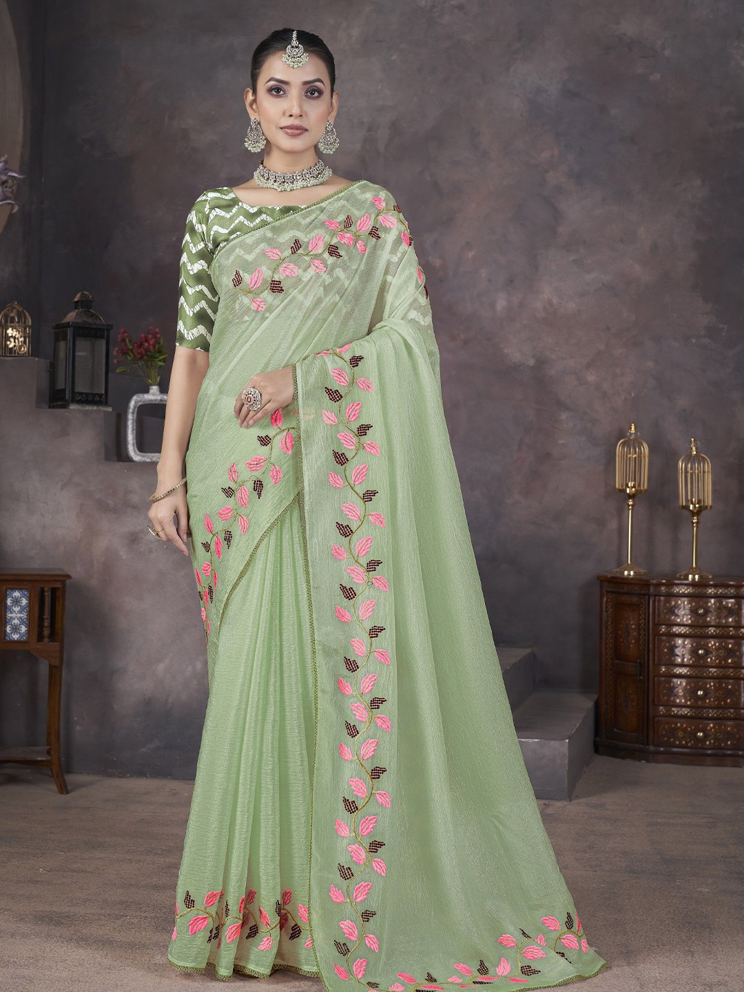 

Panzora Embroidered Poly Georgette Saree, Green