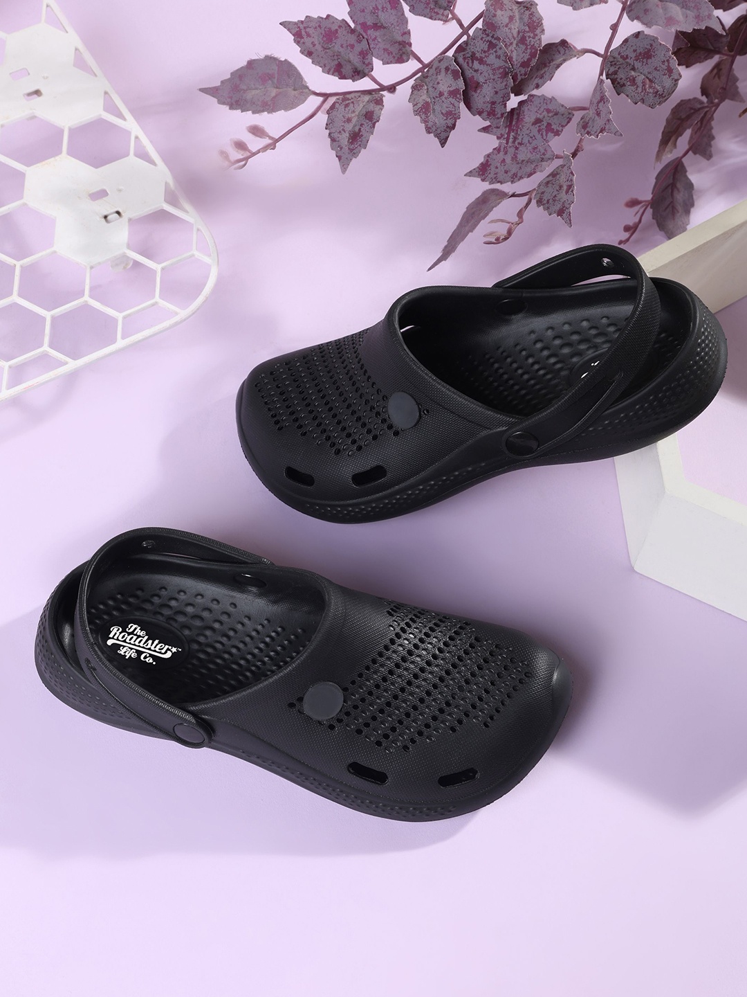 

The Roadster Lifestyle Co Women Stylish Comfort Lightweight Clog, Black
