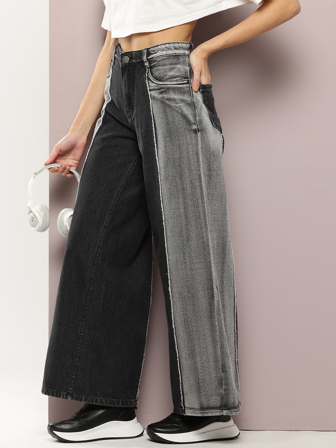 

Kook N Keech Women Pure Cotton Wide Leg Colourblocked Jeans, Black