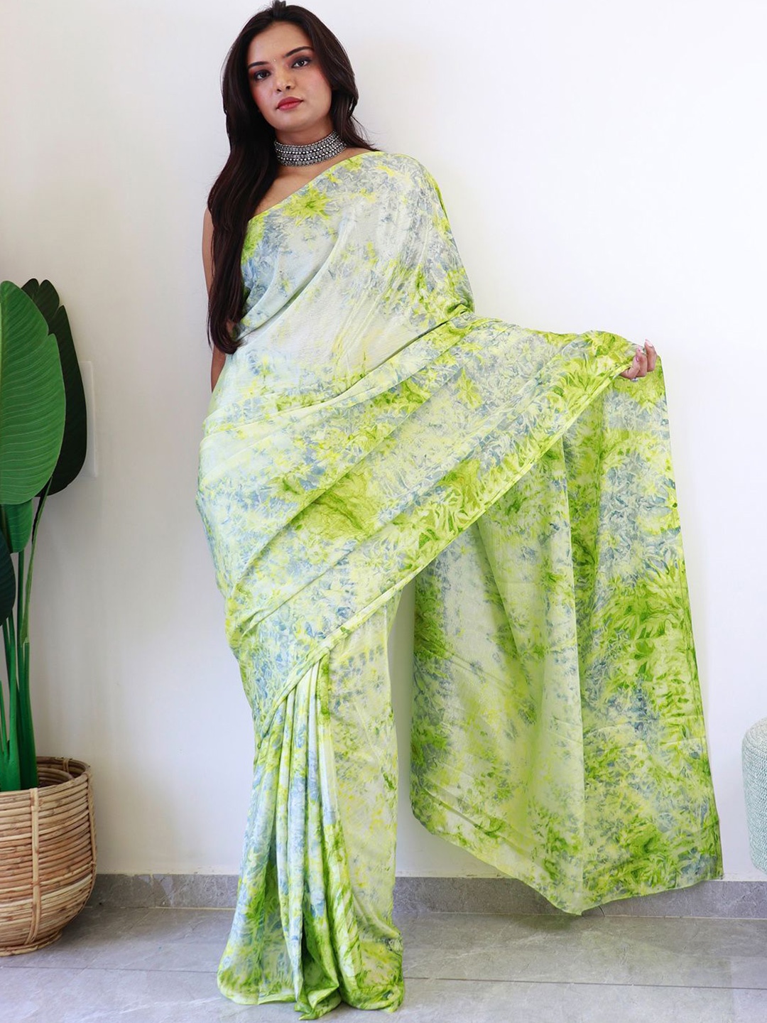 

Anouk Rustic Poly Chiffon Ready to Wear Saree, Green