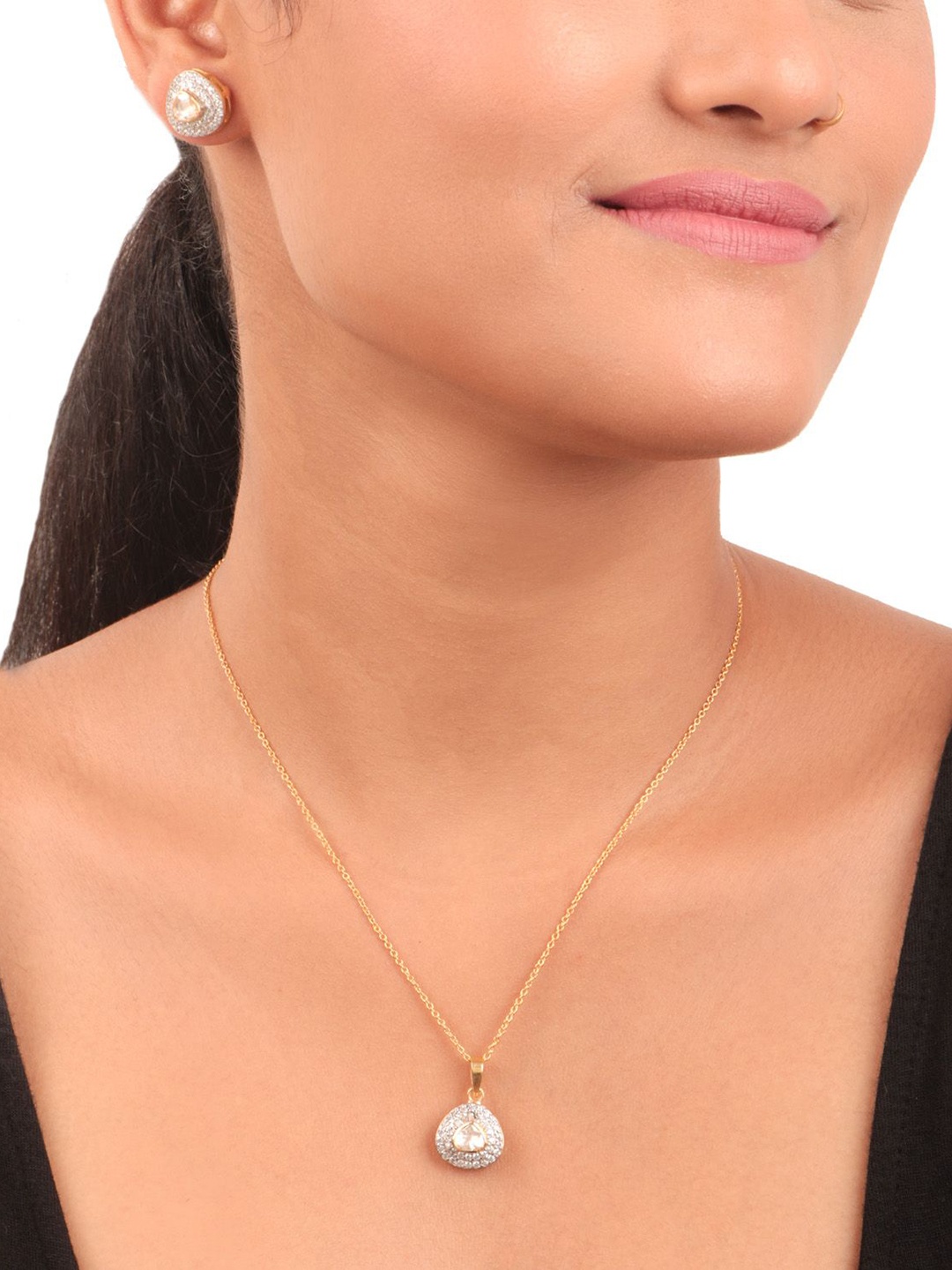 

Sica Jewellery Trikona Gold-Plated Stainless Steel Kundan Studded Jewellery Set
