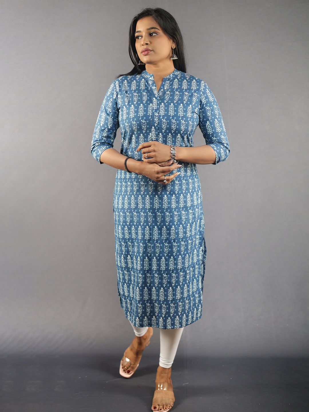 

ZARIA Ethnic Motifs Printed Cotton Mandarin Collar StraightKurta, Blue