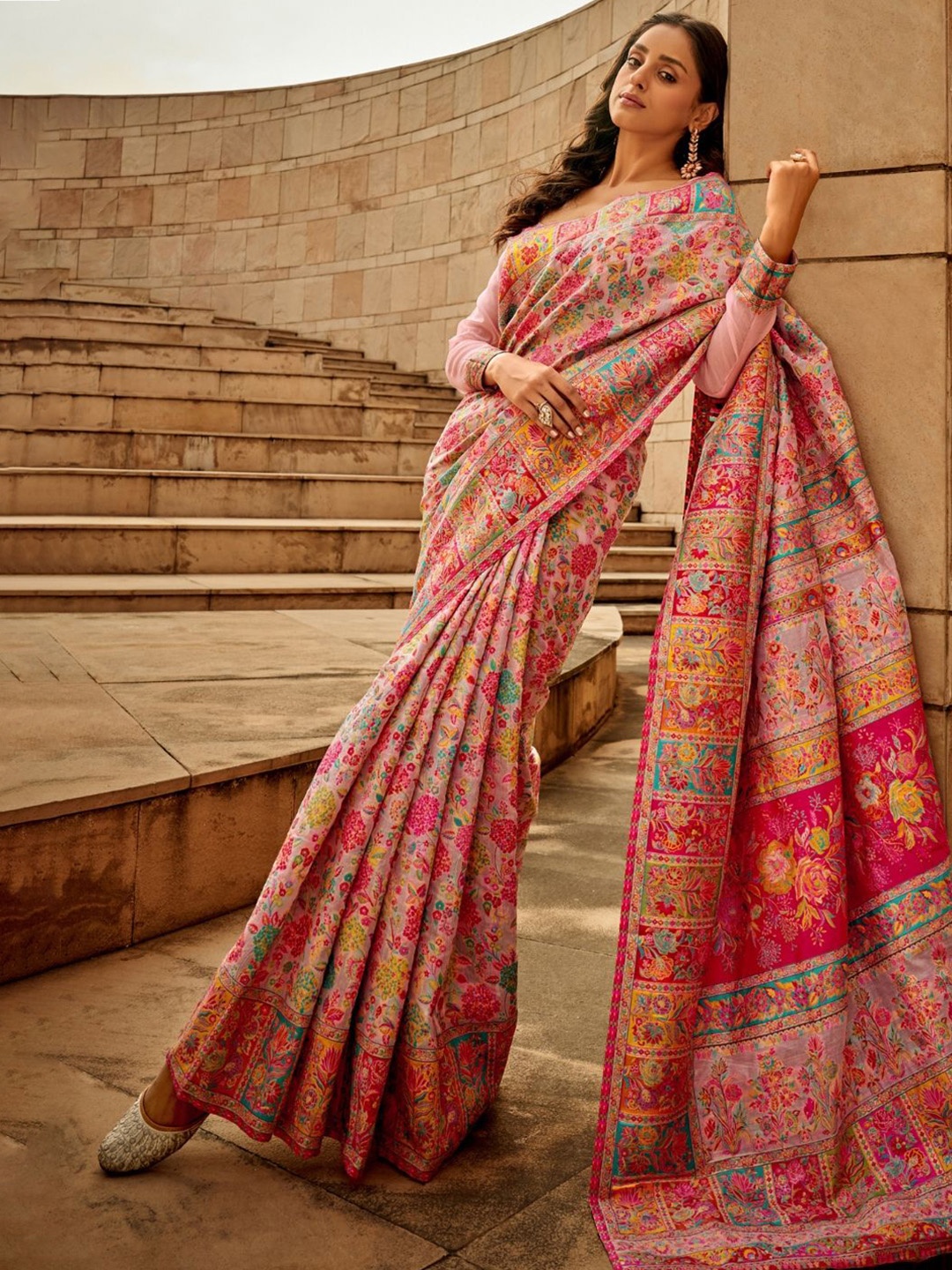

BLENDIFY Woven Design Zari Silk Blend Banarasi Saree, Rose