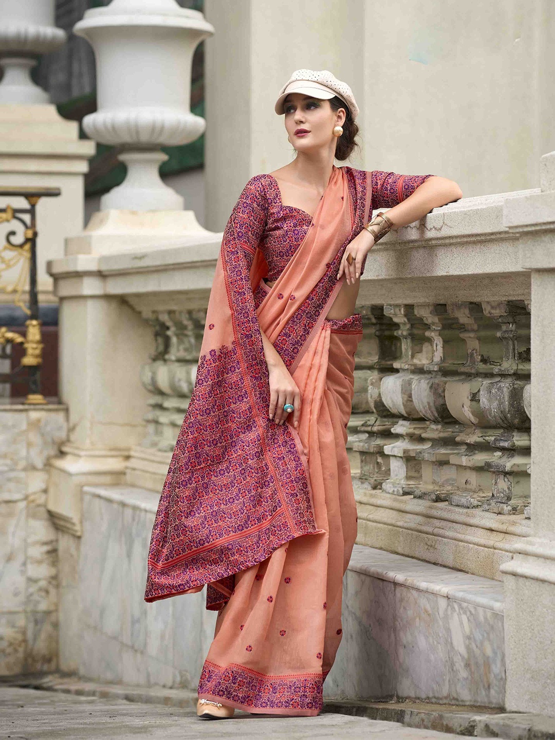 

DIVASTRI Woven Design Zari Linen Blend Saree, Peach