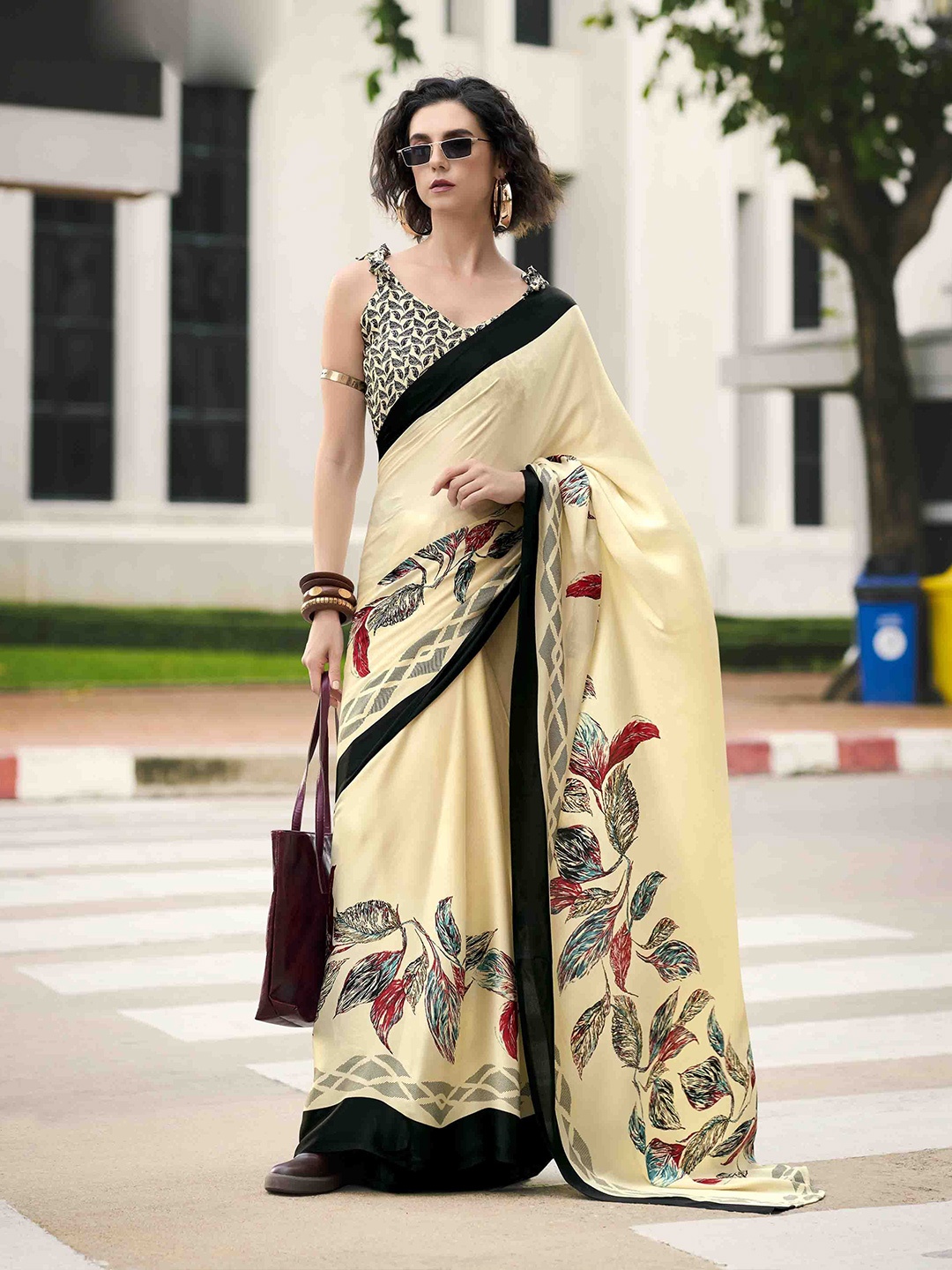 

DIVASTRI Floral Satin Saree, Cream