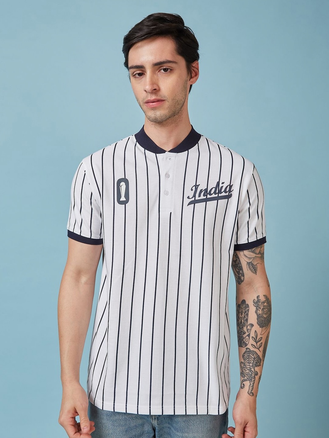

FanCode Men Printed Mandarin Collar Monochrome Applique T-shirt, White