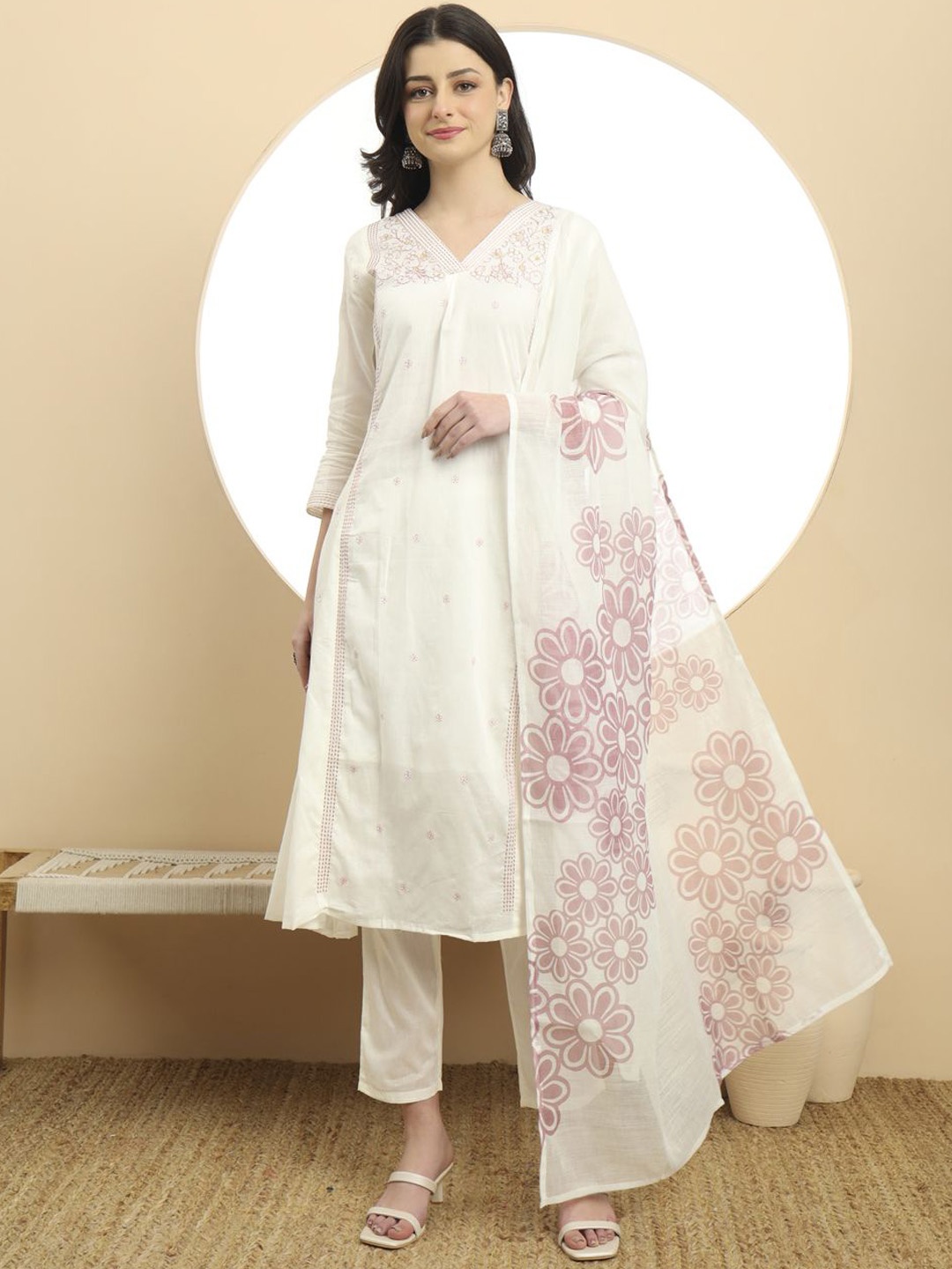 

Yufta Women Floral Embroidered Regular Kantha Work Pure Cotton Kurta with Trousers & With Dupatta, White