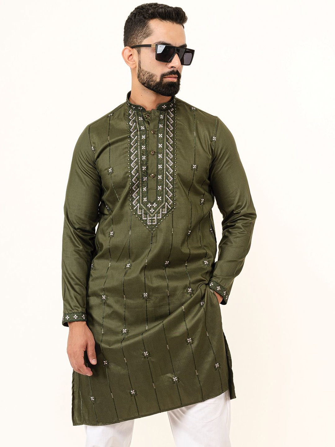 

Tistabene Embroidered Mandarin Collar Thread Work Handloom Straight Kurta, Green