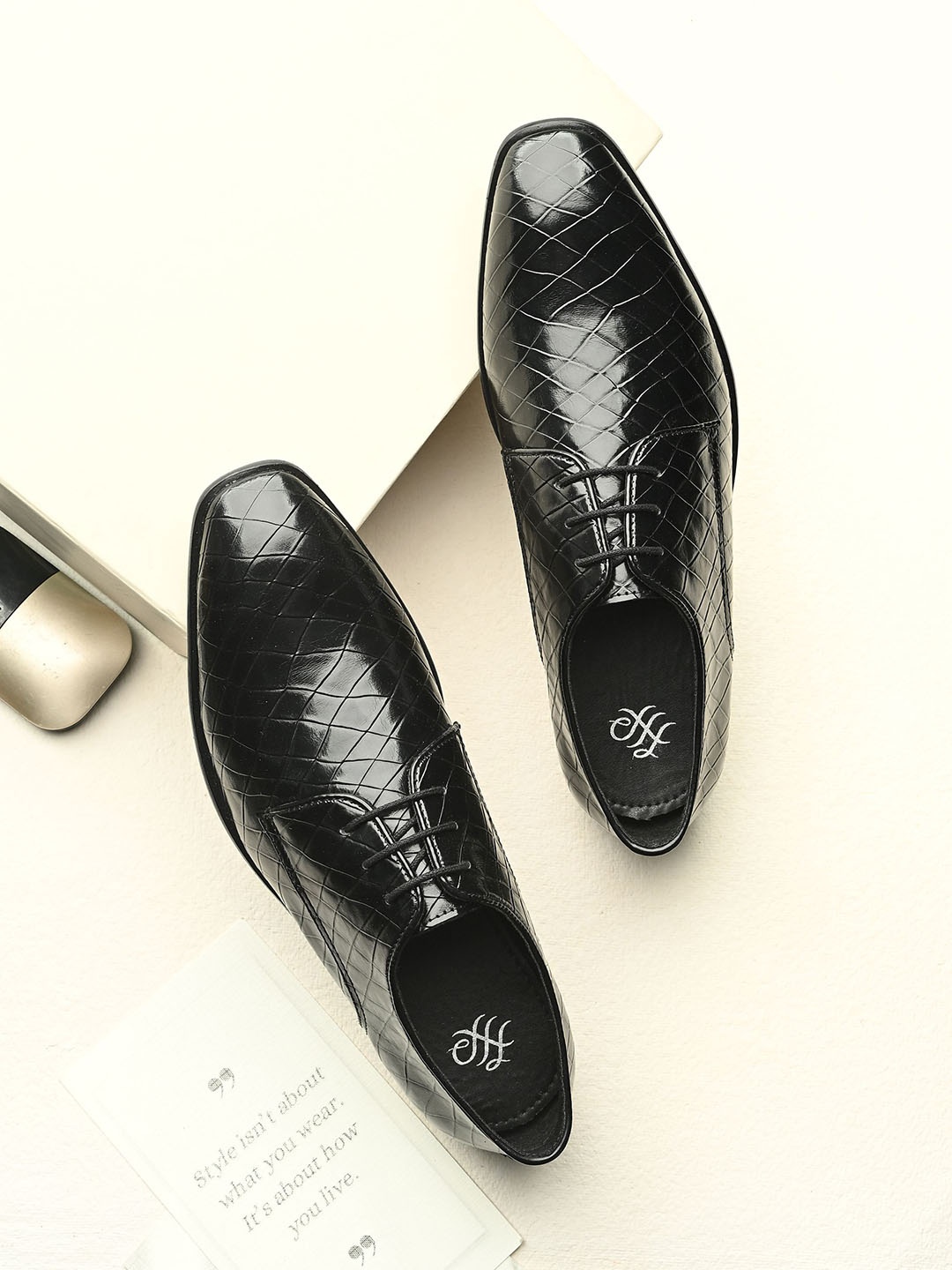 

House Of Pataudi Men Formal Lace Up Derbys, Black