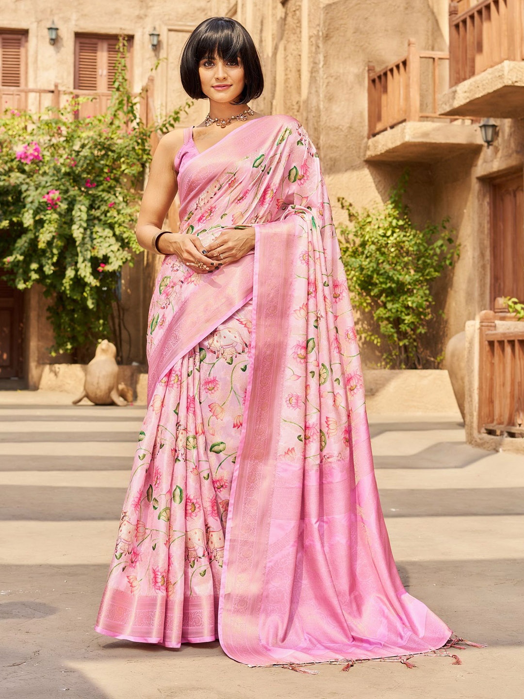 

Sanu Silk Floral Zari Silk Blend Tussar Saree, Pink