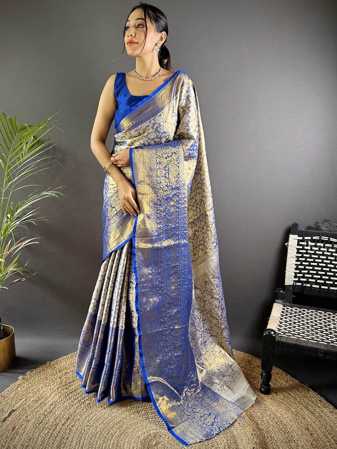

NIWAA Woven Design Zari Tissue Kanjeevaram Saree, Blue