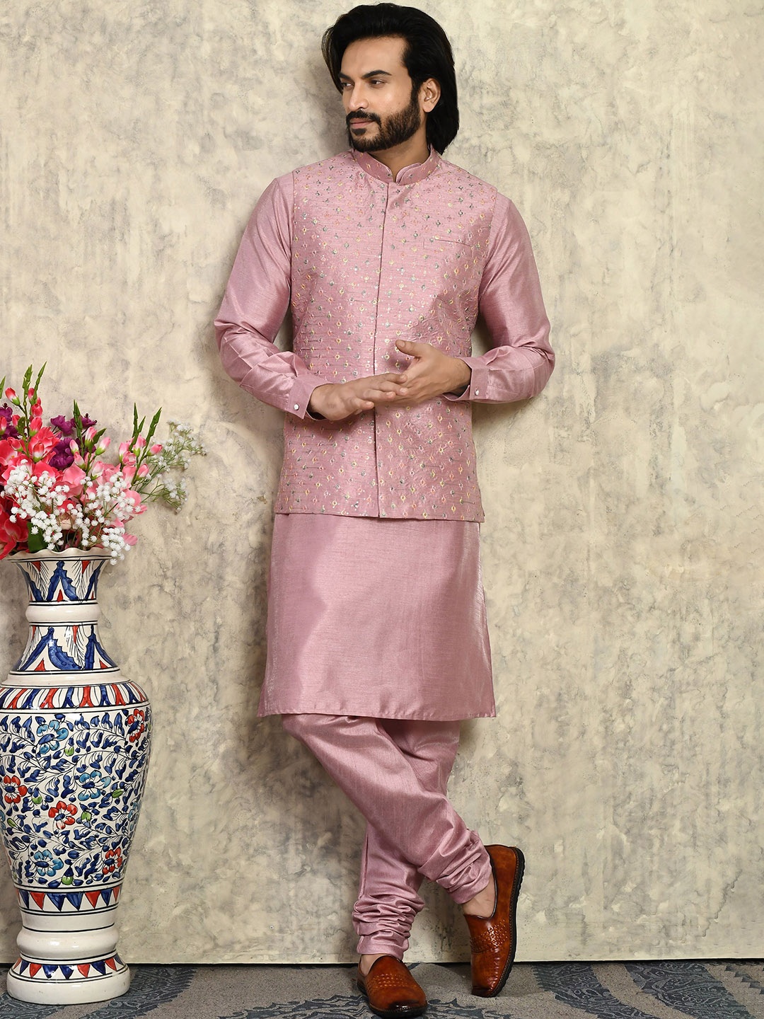 

RANAK Men Floral Embroidered Regular Kurta with Pyjamas, Red