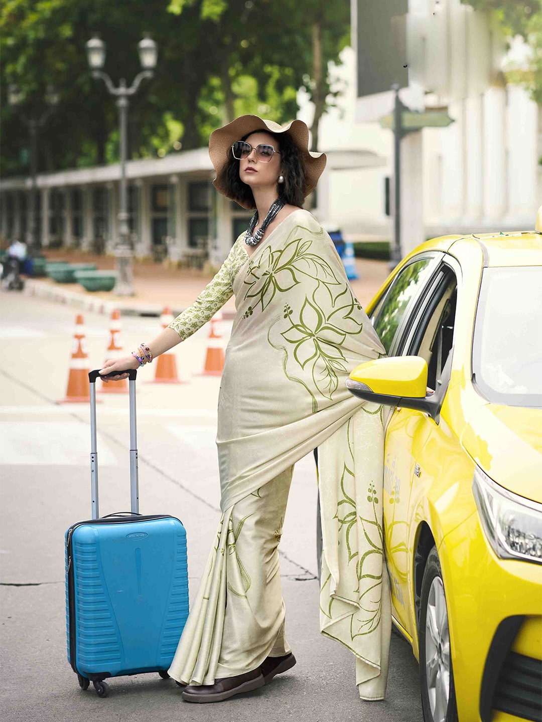 

Blissta Floral Satin Saree, Beige