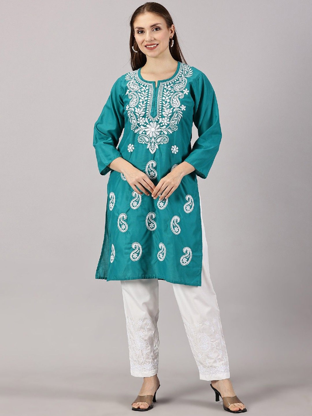 

Fashionable Chikan Handikraft Paisley Embroidered Thread Work Cotton Straight Kurta, Teal