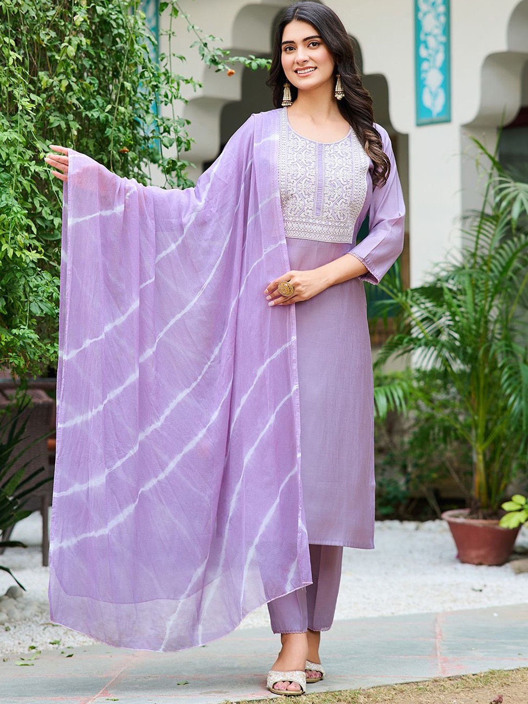 

Moda Rapido Women Floral Embroidered Regular Kurta with Trousers & With Dupatta, Purple