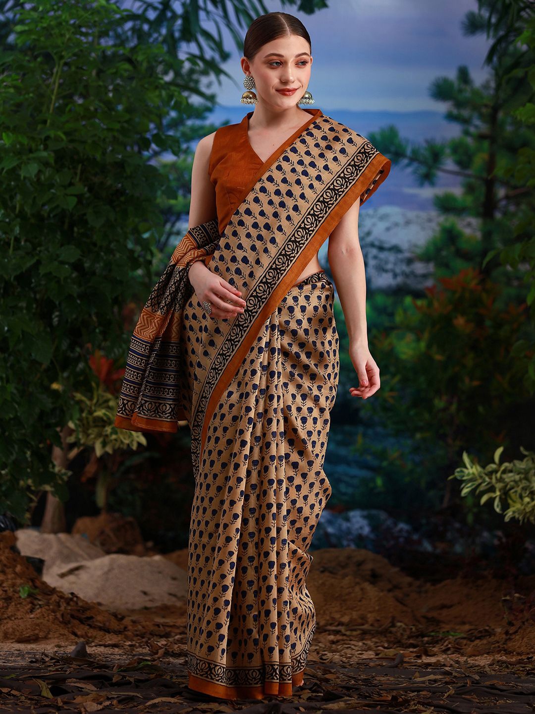 

Mitera Bagh Silk Blend Bagh Saree, Cream