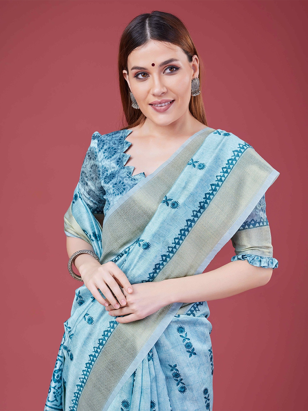 

DIVASTRI Ethnic Motifs Zari Silk Blend Saree, Blue