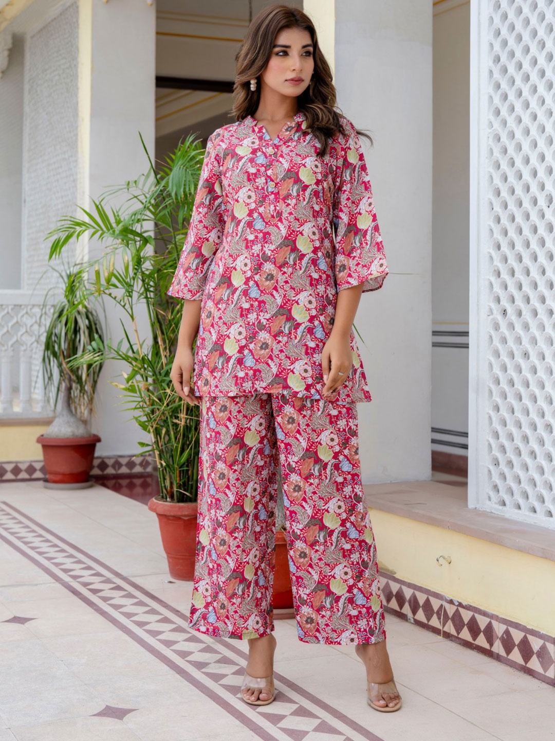 

Lookmark Women Floral Printed Regular Kurta with Palazzos, Red