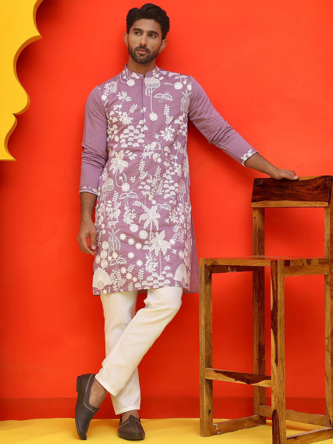 

Jompers Men Floral Embroidered Regular Chikankari Kurta with Pyjamas, Lavender