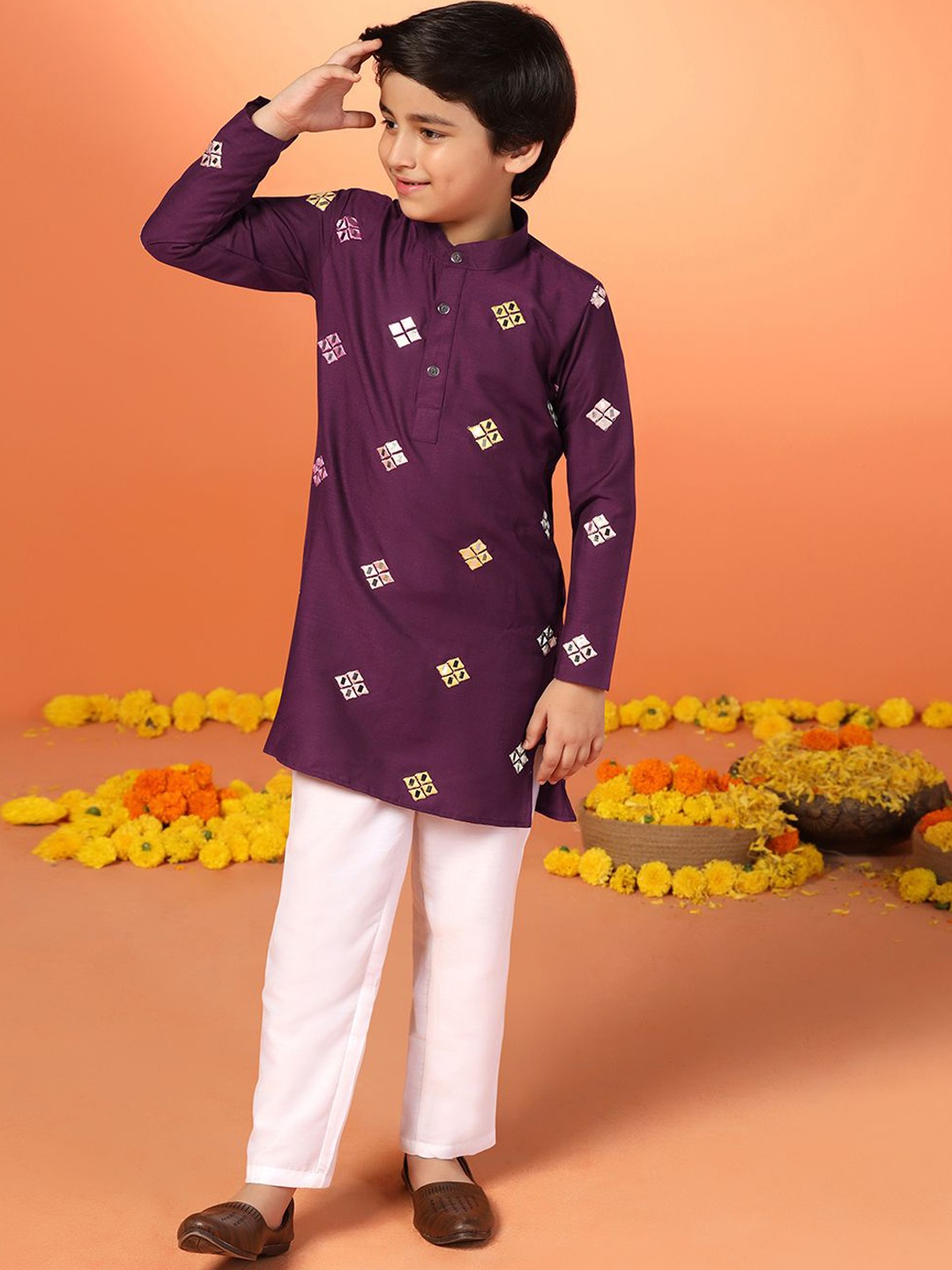 

BAESD Boys Ethnic Motifs Embroidered Regular Kurta with Pyjamas, Purple