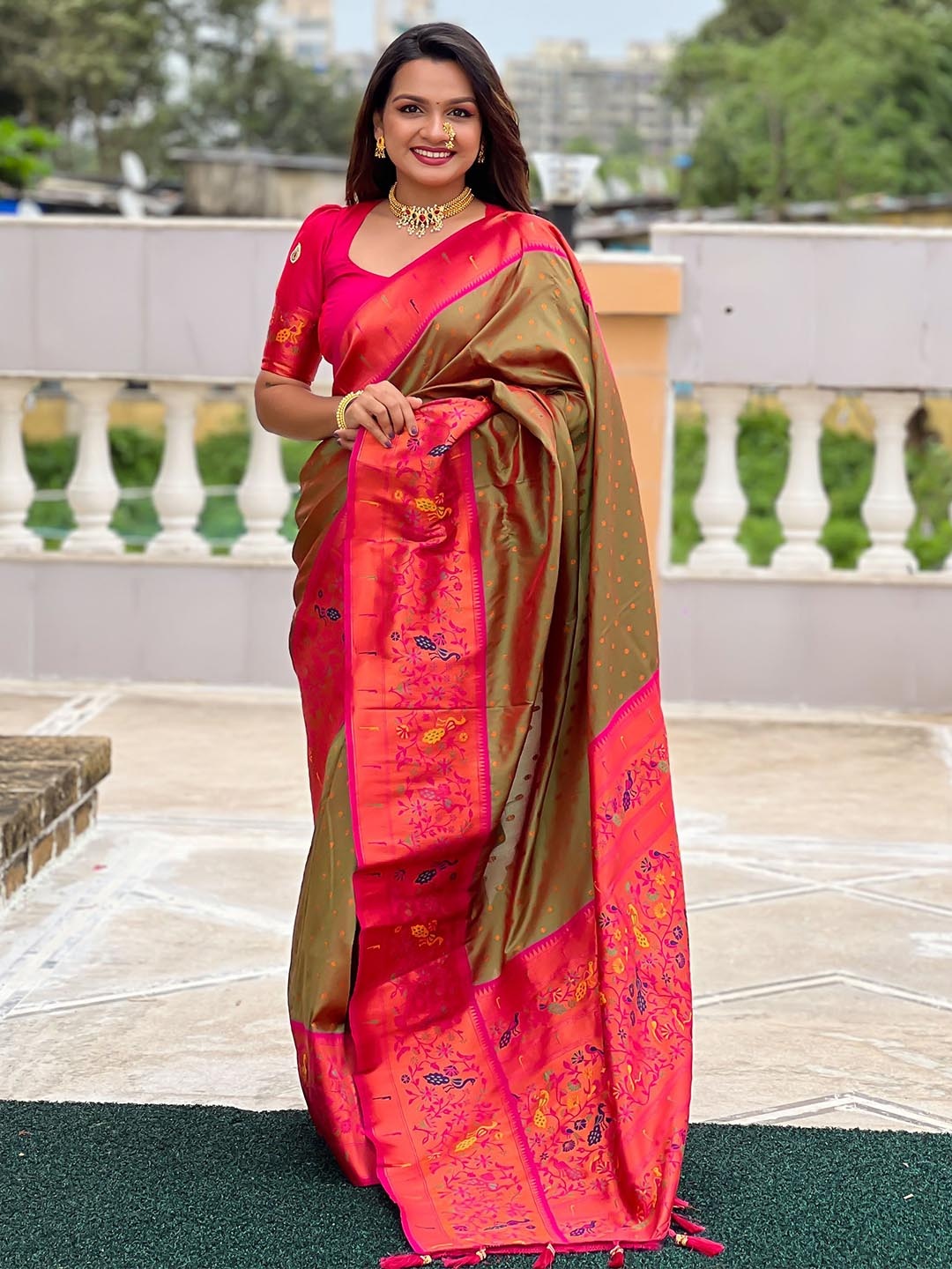 

Divyadham Textiles Woven Design Zari Pure Silk Paithani Saree, Green