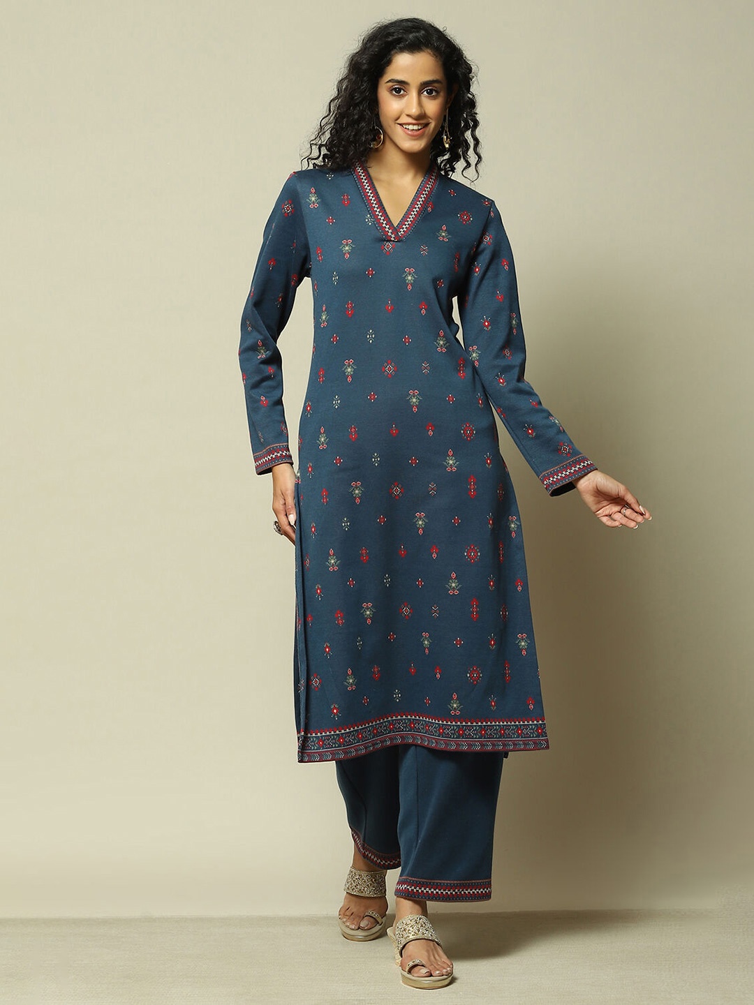 

Rangriti Women Regular Thread Work Kurta with Palazzos, Blue