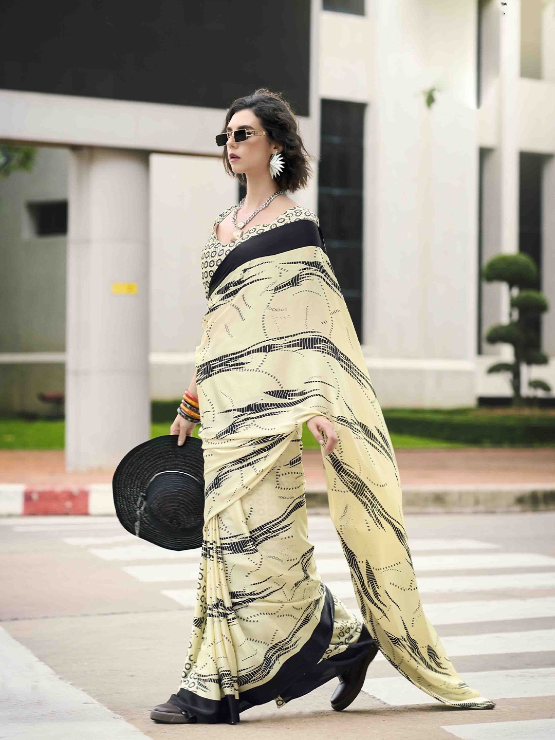 

DIVASTRI Striped Satin Saree, Khaki