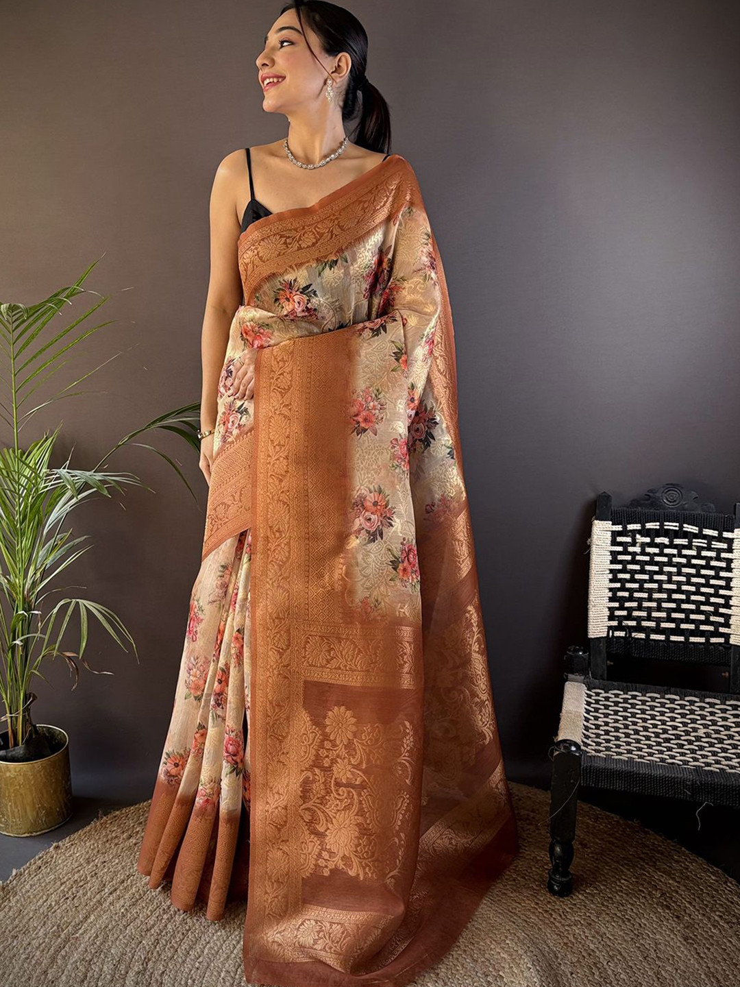 

LeeliPeeri Designer Floral Zari Silk Blend Saree, Brown