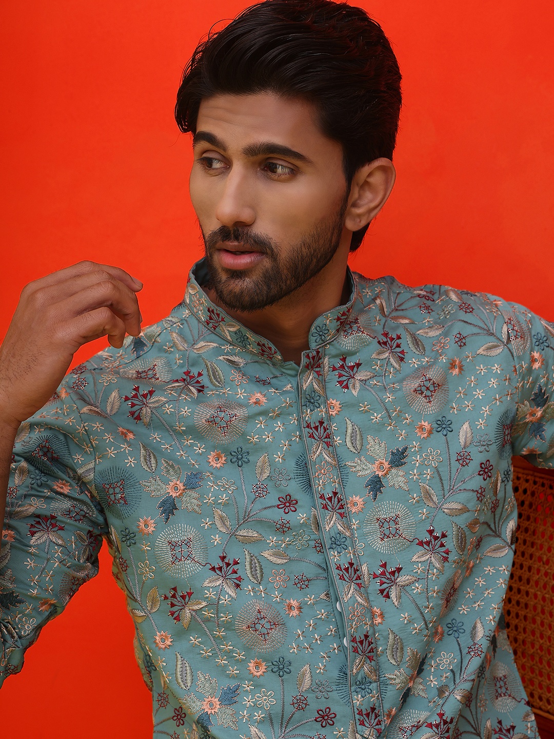 

Jompers Men Floral Embroidered Regular Chikankari Kurta with Pyjamas, Turquoise blue