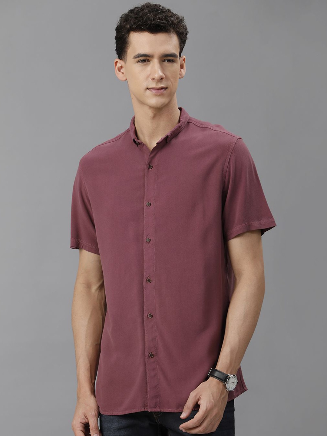 

IDENTITI Men Slim Fit Opaque Casual Shirt, Red