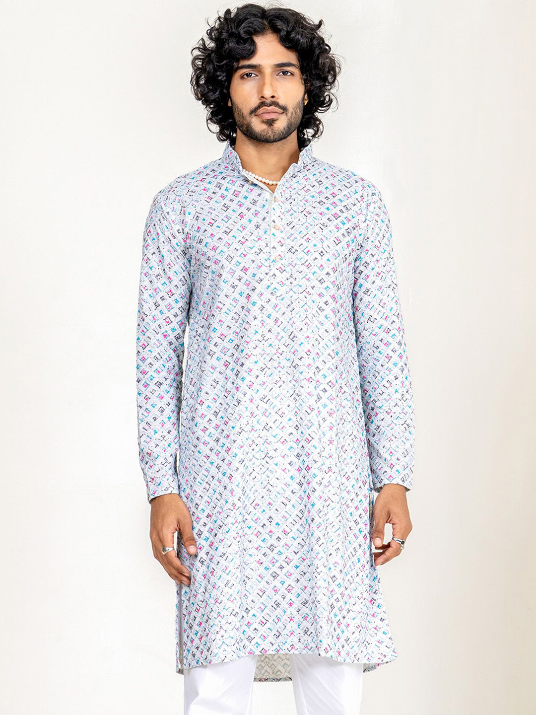 

Tistabene Geometric Embroidered Mandarin Collar Thread Work Handloom Straight Kurta, White