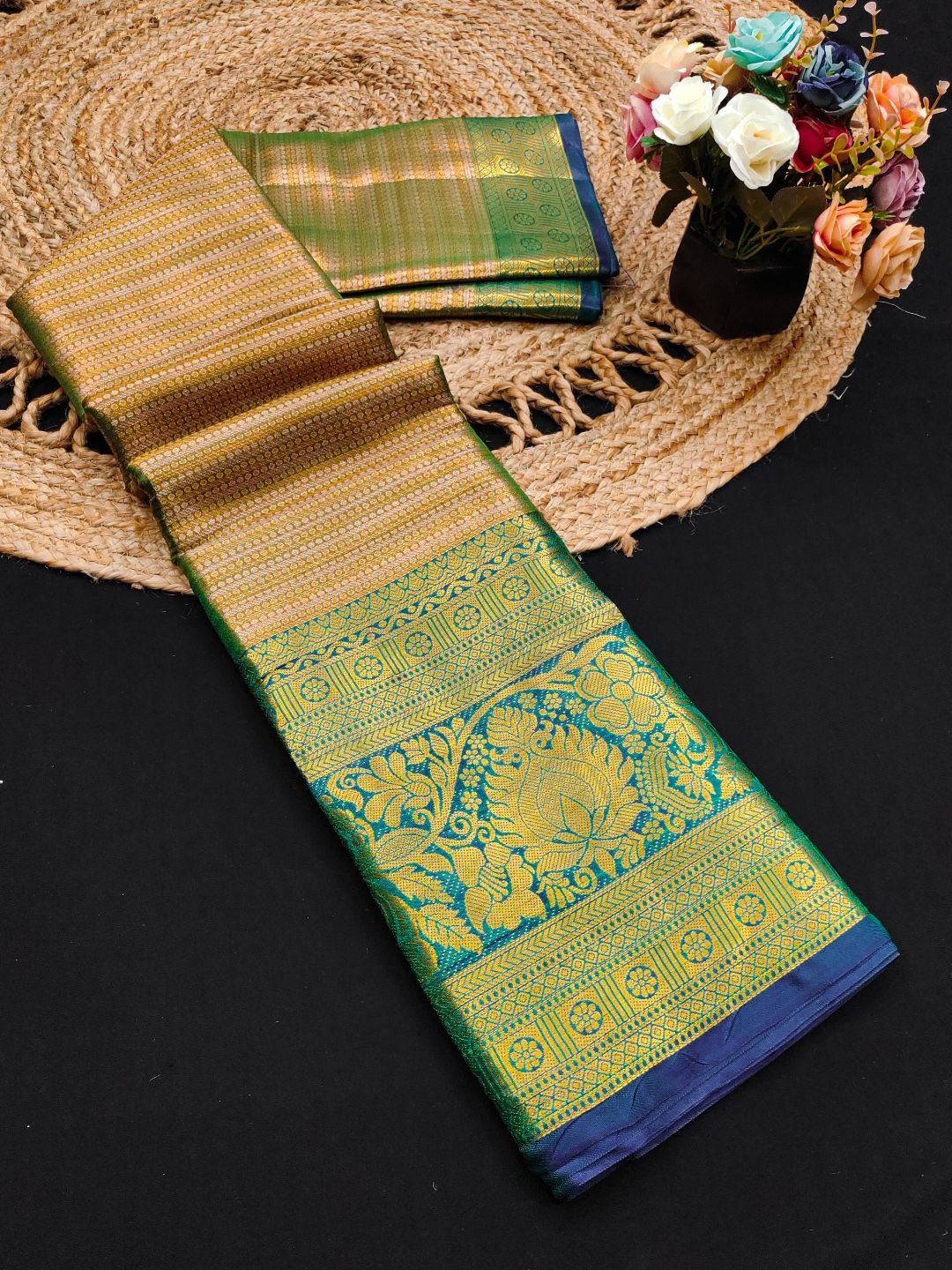 

yourwish Striped Zari Pure Silk Kanjeevaram Saree, Green