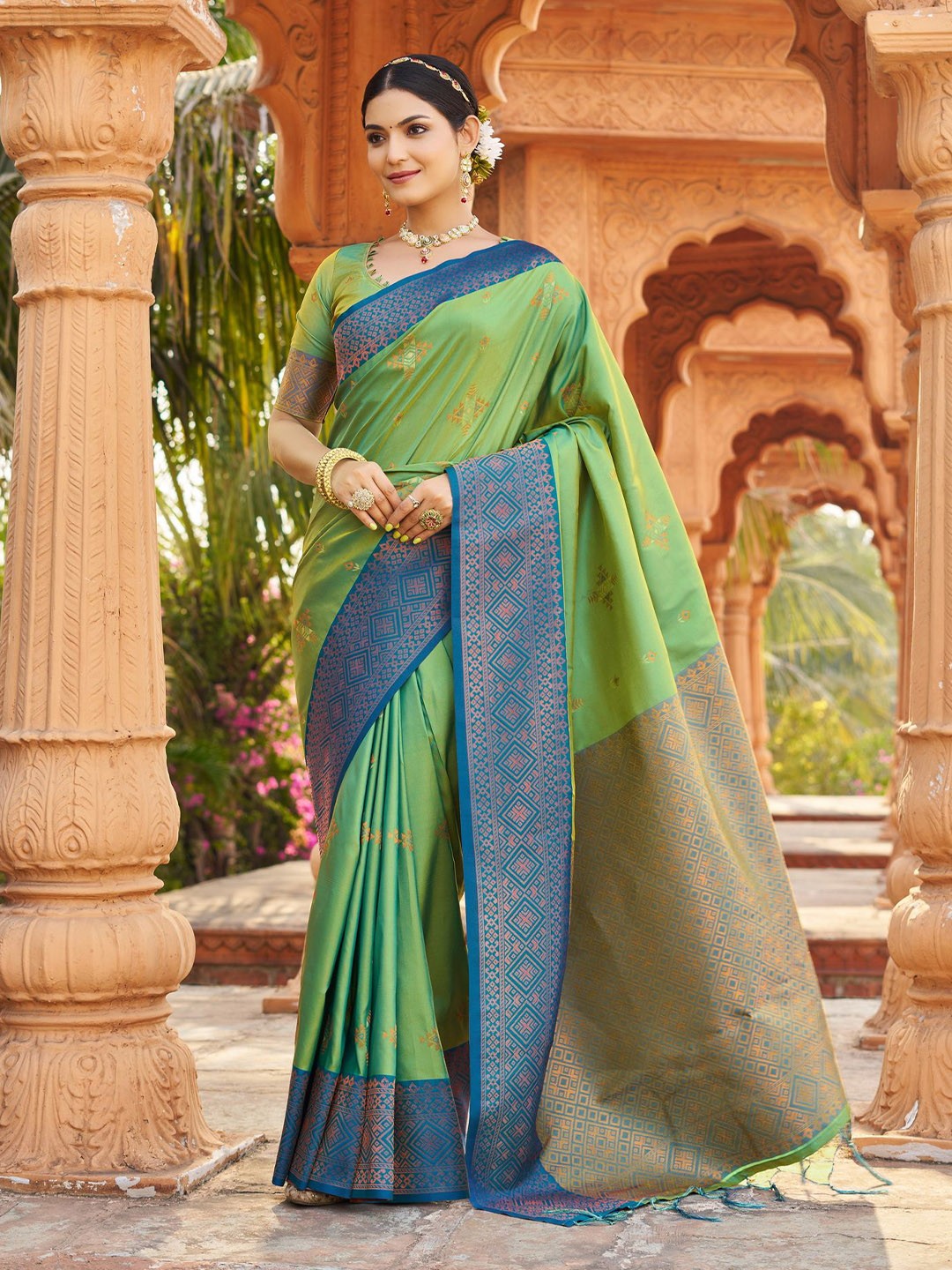 

Sanu Silk Woven Design Zari Silk Blend Tussar Saree, Green