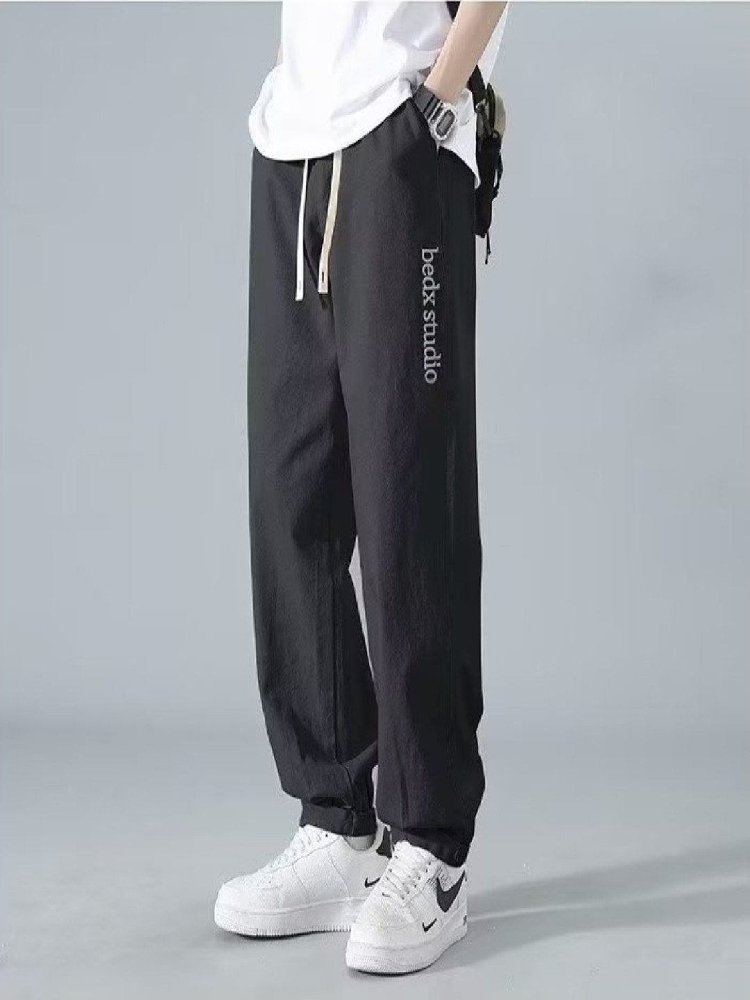 

HERE&NOW Men Straight Fit Trousers, Black