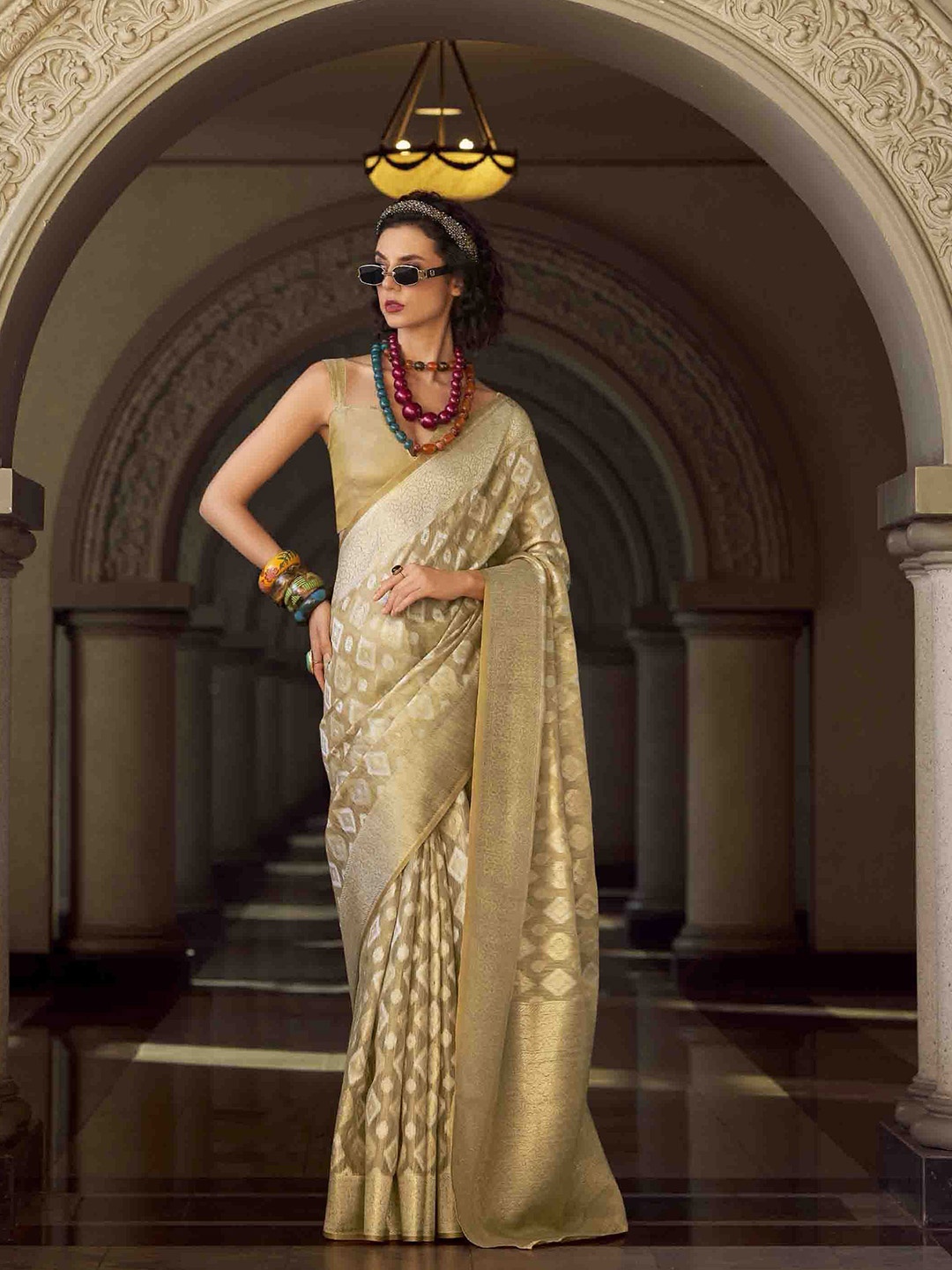 

DIVASTRI Woven Design Zari Tissue Ikat Saree, Beige