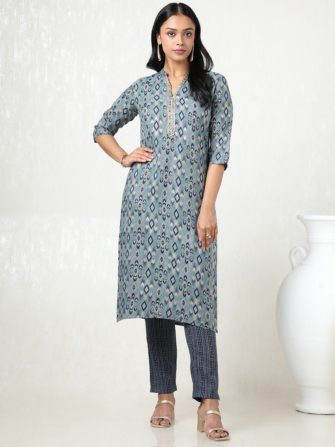 

Soch Women Printed Regular Gotta Patti Kurta with Trousers, Blue