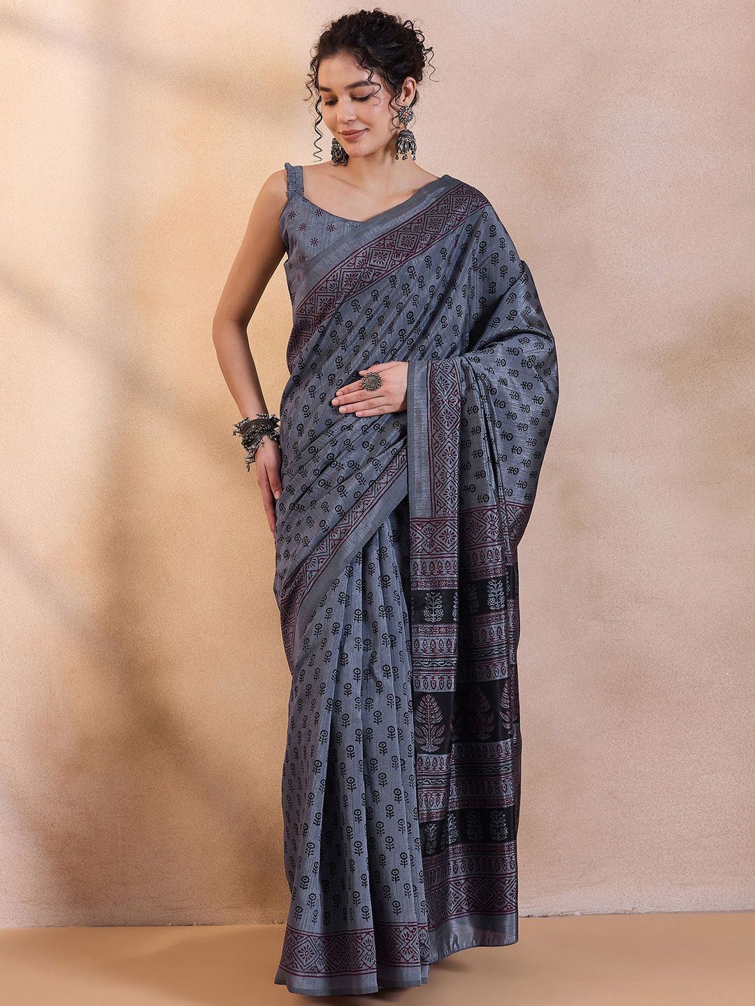 

Mitera Bagh Silk Blend Bagh Saree, Grey