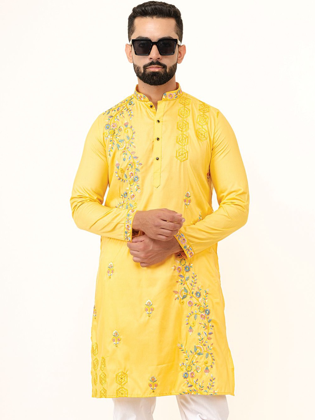 

Tistabene Floral Embroidered Mnadarion Collar Pure Silk Straight Kurta, Yellow