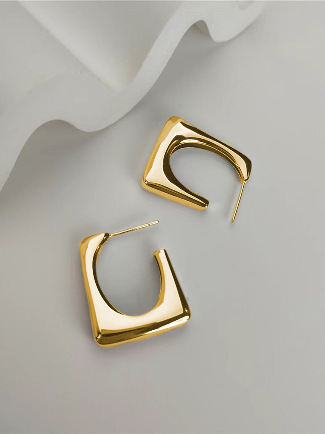 

KRENOZ Gold-Plated Stainless Steel Open Square Shaped Hoop Earrings
