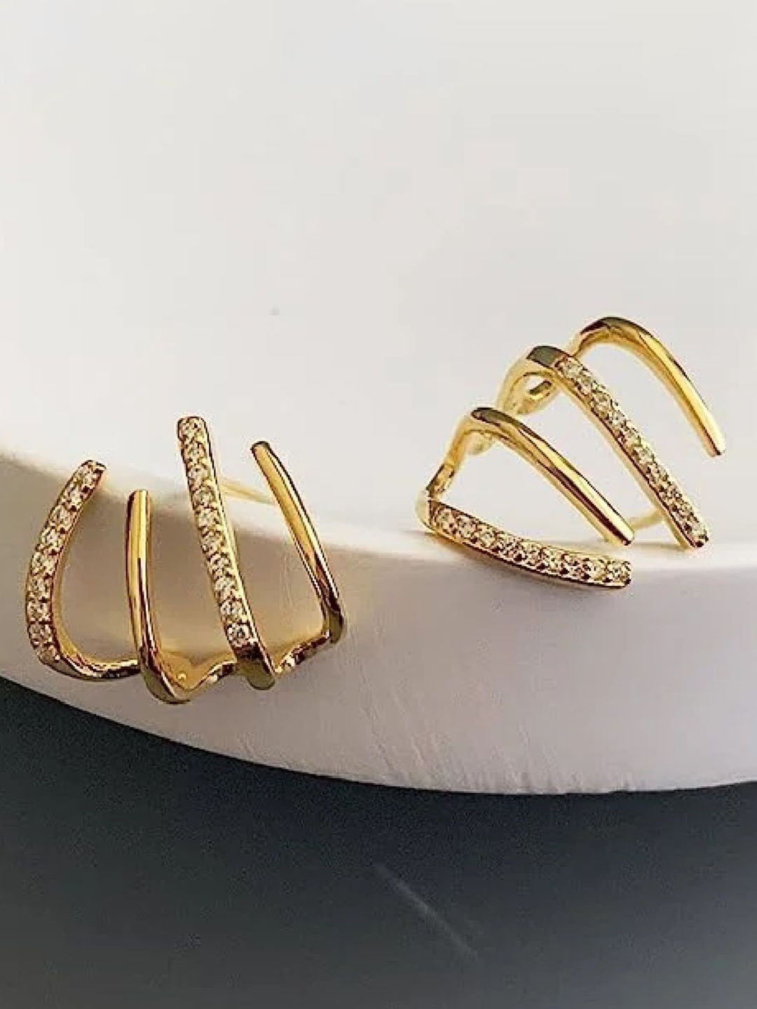 

Crazy Fashion Stainless Steel Circular Artificial Stones Studded Studs, Gold