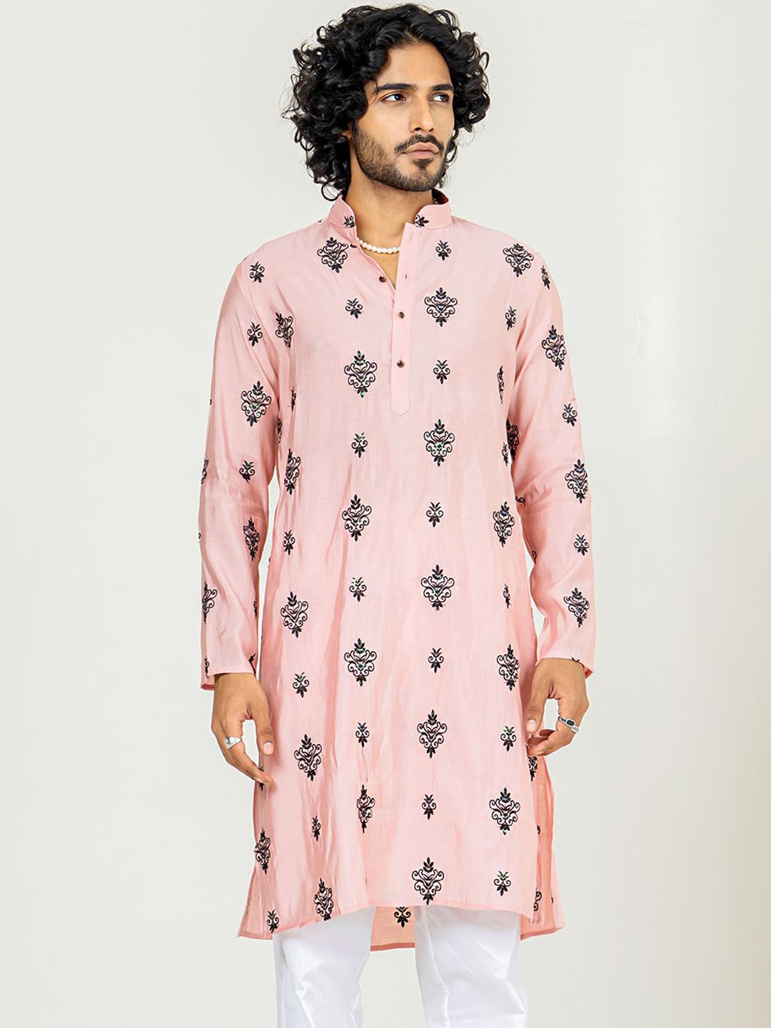 

Tistabene Quirky Embroidered Mandarin Collar Thread Work Handloom Straight Kurta, Pink