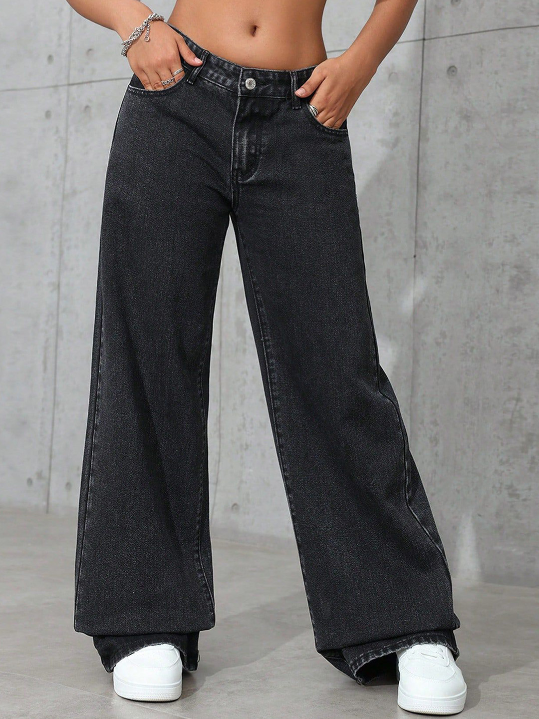 

DressBerry Women Comfort Straight Fit High-Rise Light Fade Acid Wash Stretchable Jeans, Black