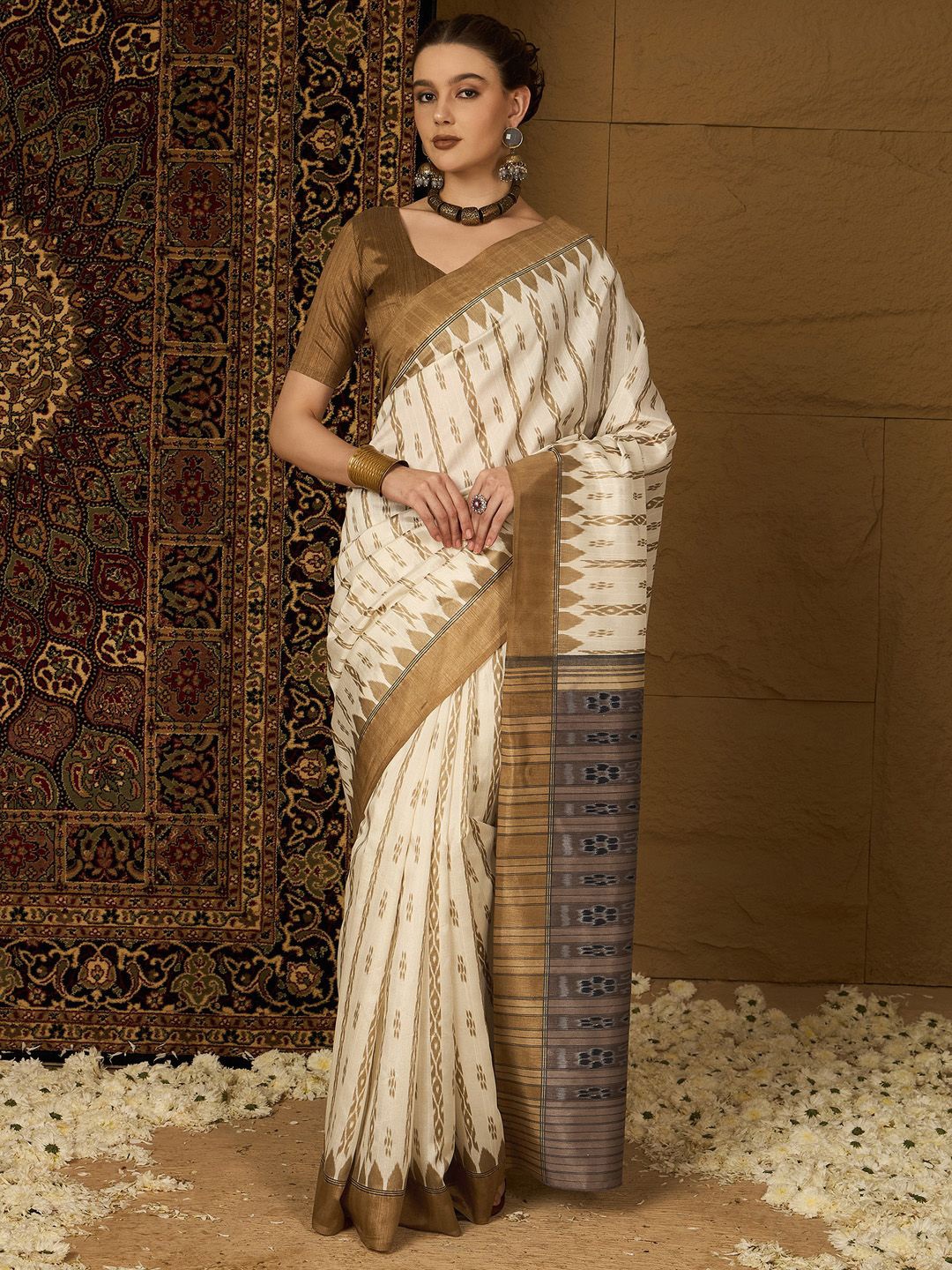

Mitera Ethnic Motifs Silk Blend Ikat Saree, Off white