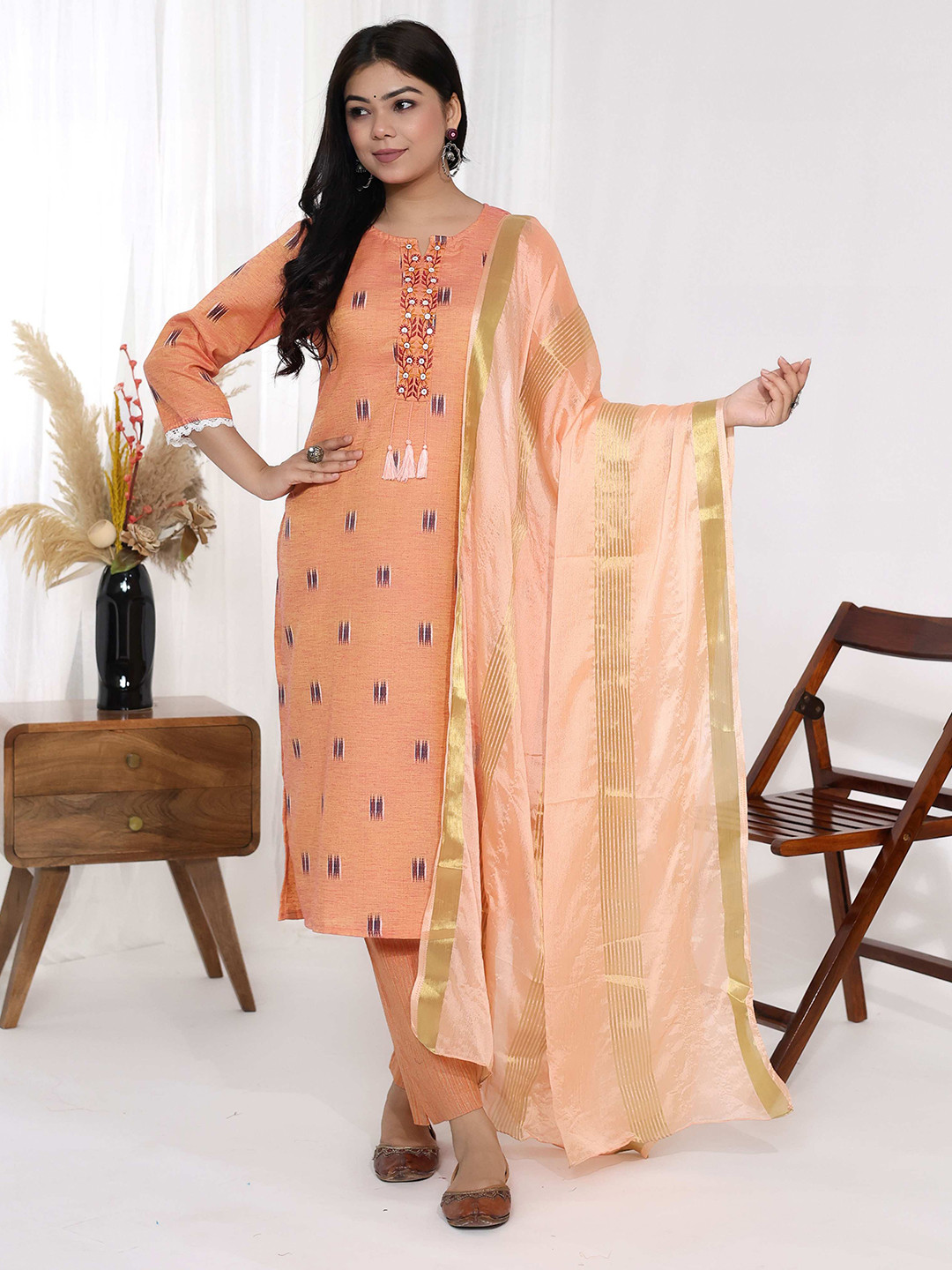 

h4u Women Printed Regular Kurta with Trousers & With Dupatta, Orange