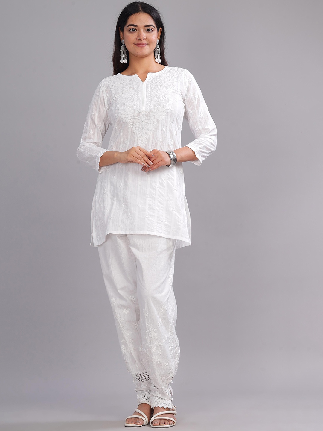

Club Loom Floral Chikankari Embroidered Pure Cotton Straight Kurti, White