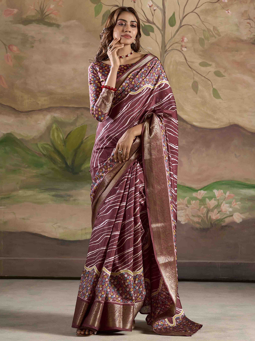 

KIMISHA Floral Zari Silk Blend Saree, Burgundy