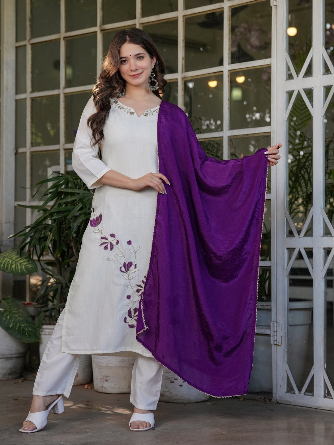 

ORUS Women Embroidered Regular Thread Work Kurta with Trousers & With Dupatta, Off white